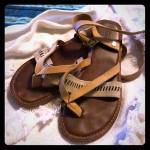 Like new Toms sandal size 7